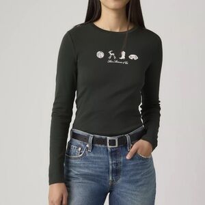 Levi’s GRAPHIC ESSENTIAL LONG-SLEEVE TEE M